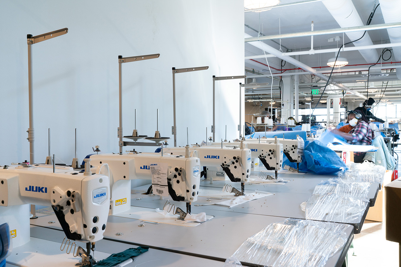 Máquinas de coser instaladas en ISAIC