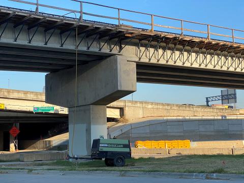 Uso de aire comprimido en demolición y tableros de puentes